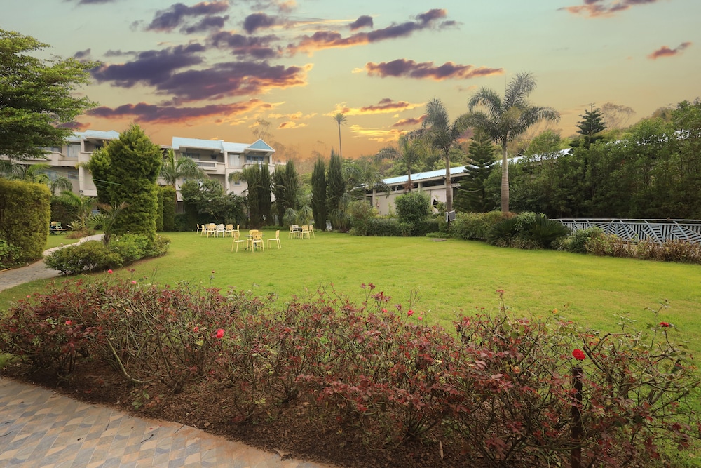 Humming Bird Resort 43/50
