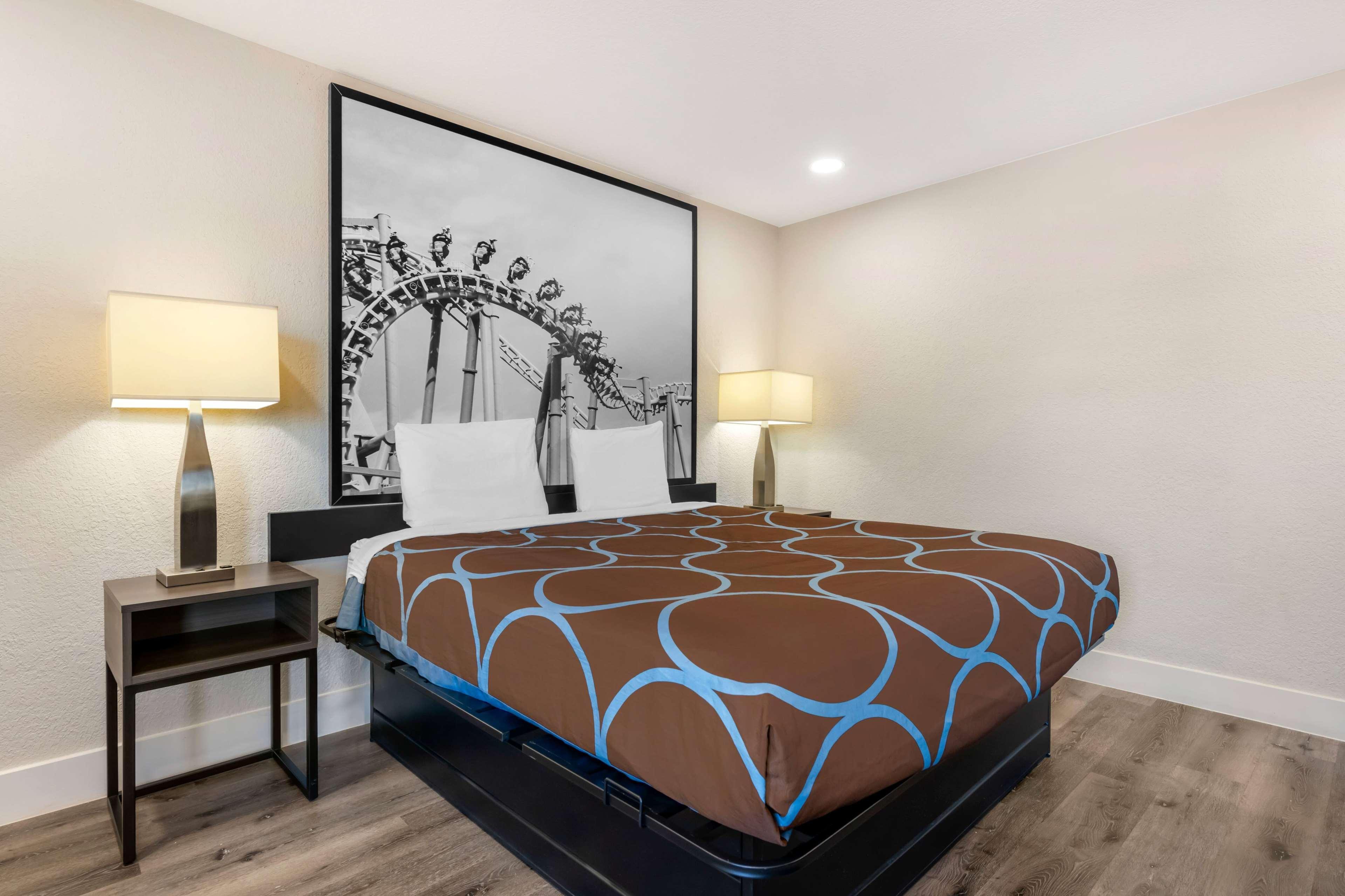 Inner, King Bed