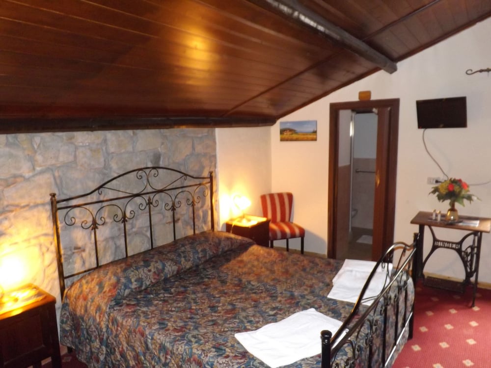 ALBERGO DIFFUSO BORGO SANTA CATERINA 37/68