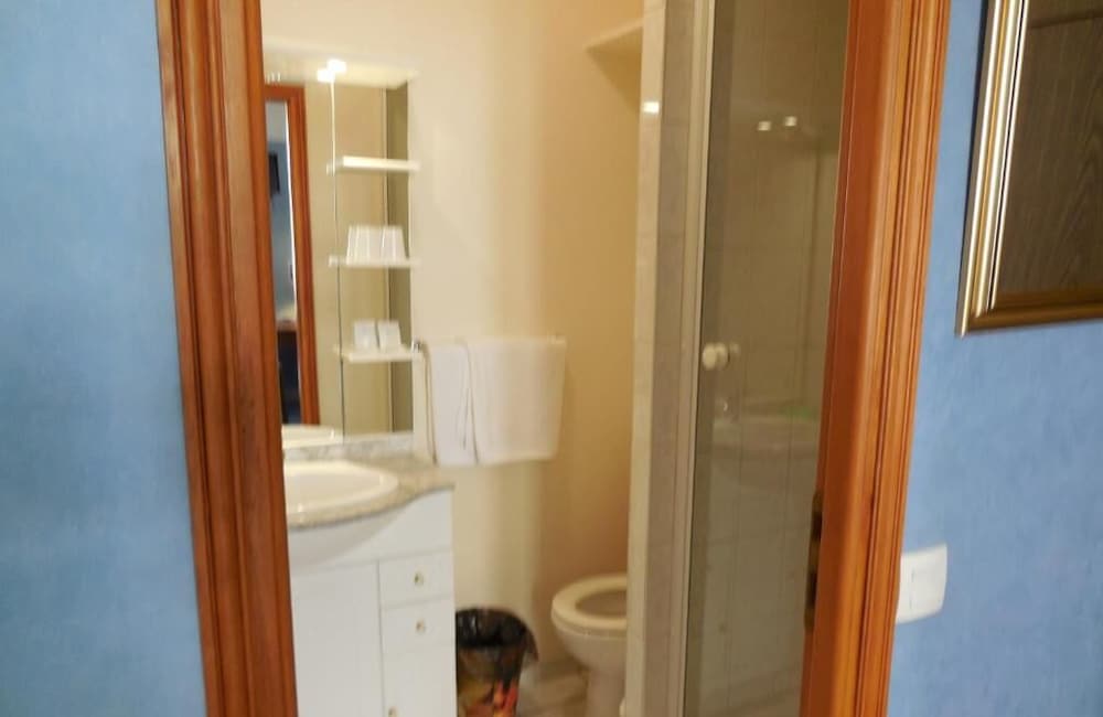 Hotel Le Petit Chateau 39/39