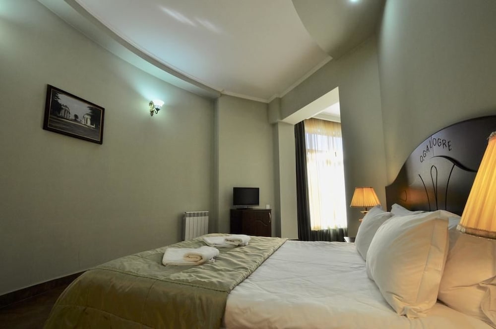 Hotel O. Galogre 8/64