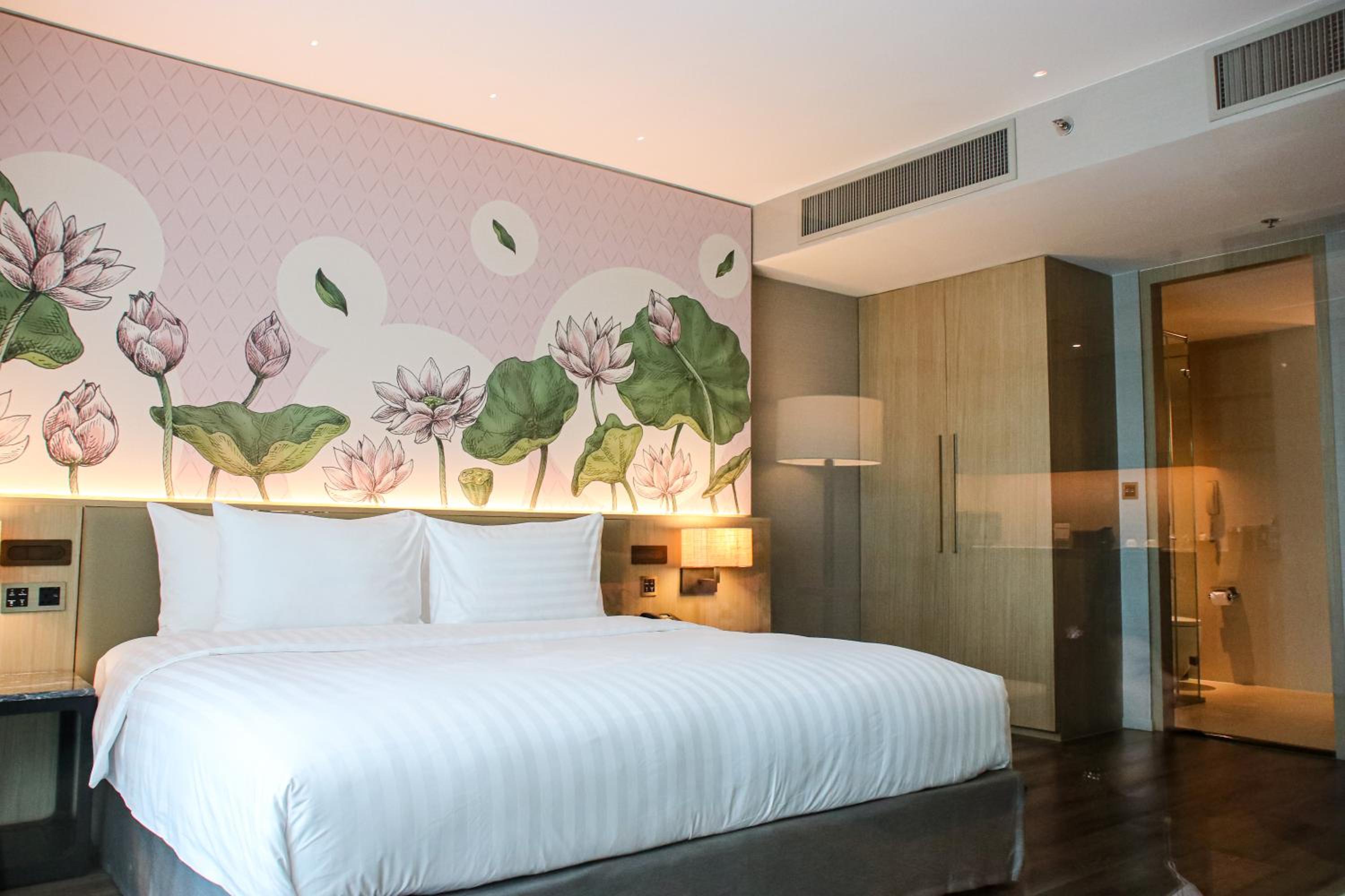 Sky, Lotus, Suite, Queen and Twin Beds, Balcony
