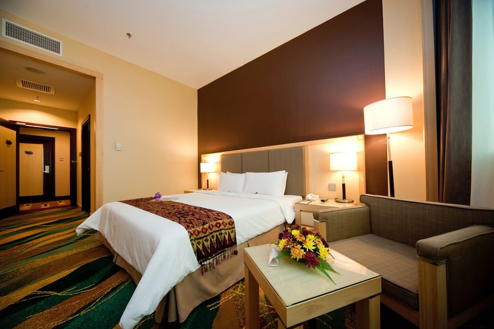 Imperial Palace Hotel 30/52