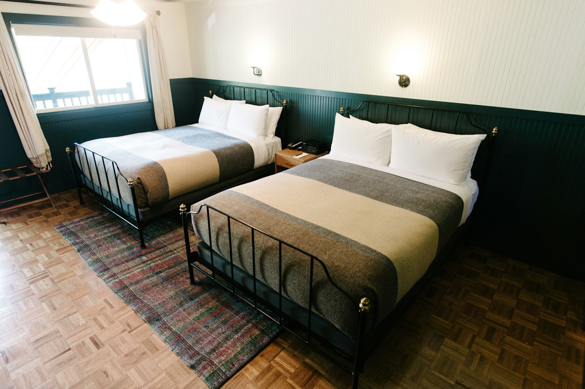 Anvil Hotel 8/65