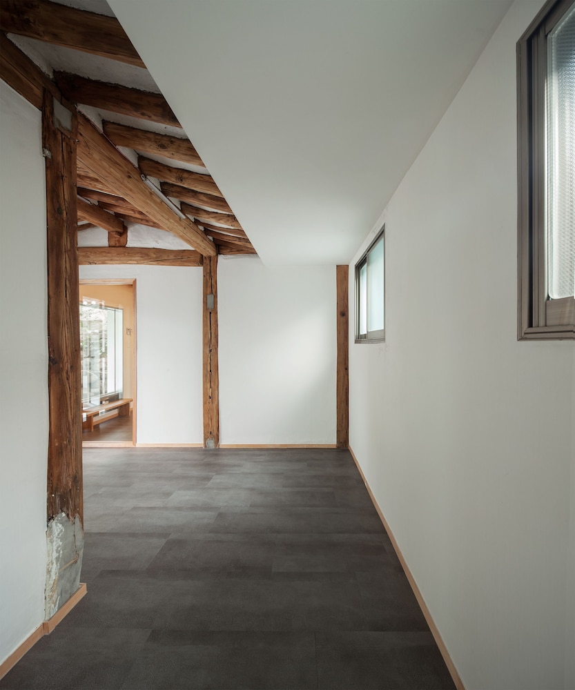 Hanok Residence Hotel Side 10/53