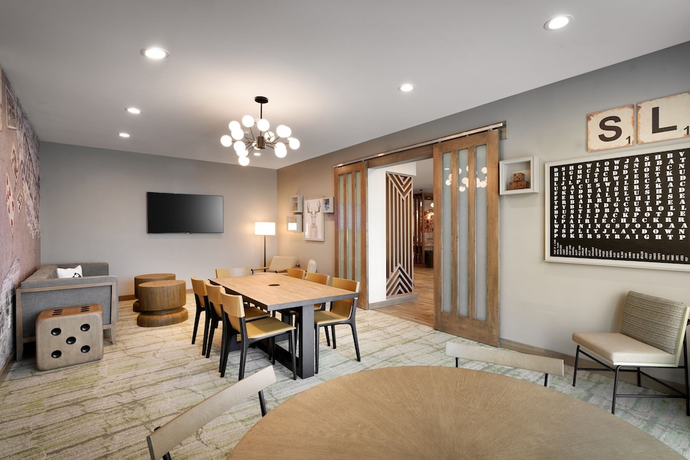 Fairfield Inn & Suites by Marriott Show Low 26/37