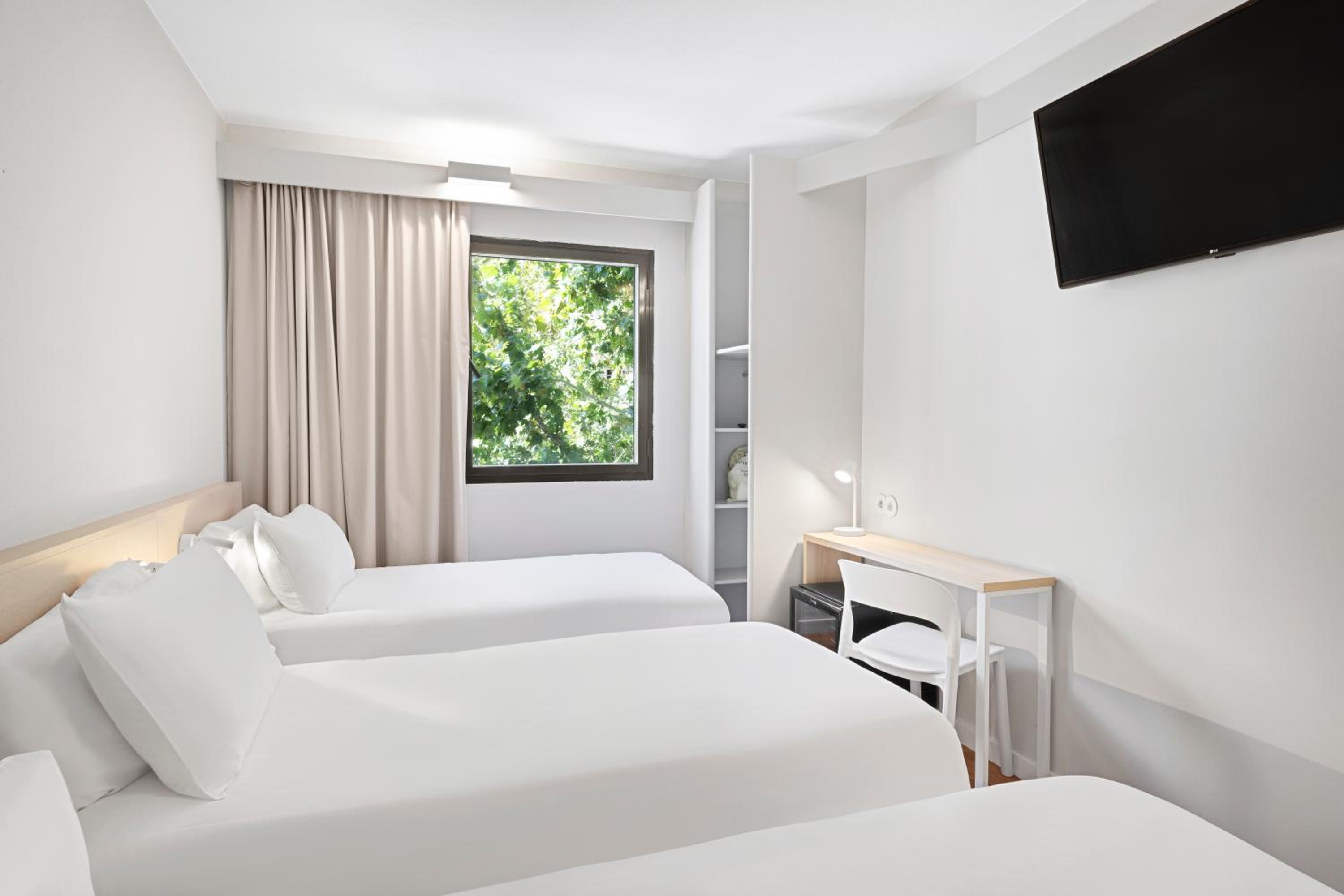 غرفة أساسية ثلاثية بسرير فردي، B&B HOTELS Zaragoza Centro 3/10