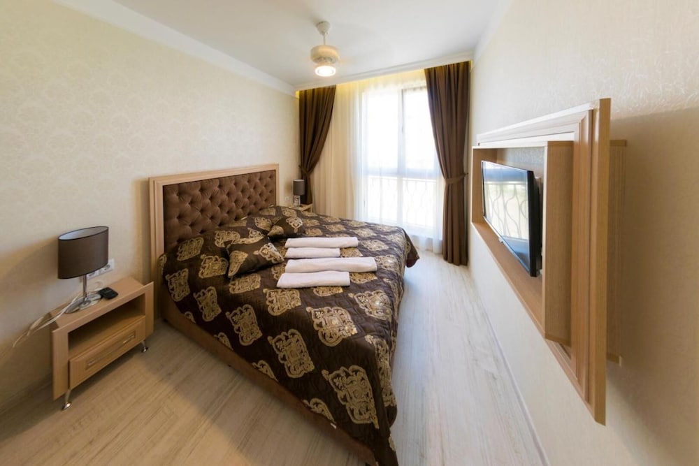 Harmony Suites 10 14/42