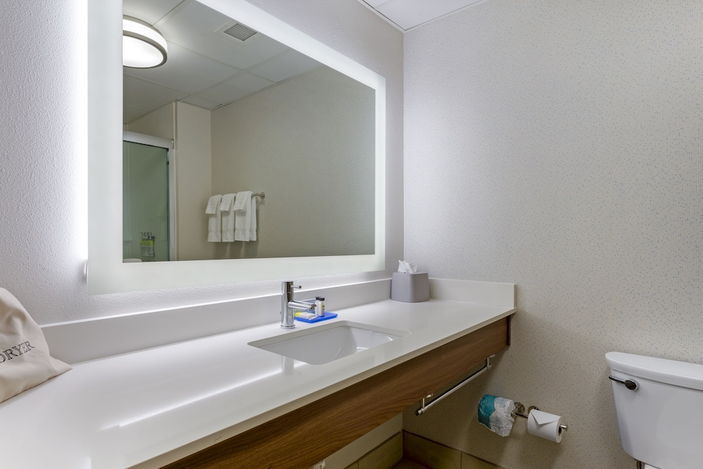 Holiday Inn Express Hotel Suites Harrison 54/56
