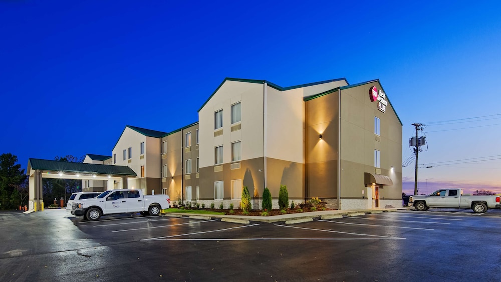 Best Western Plus Russellville Hotel & Suites 2/32