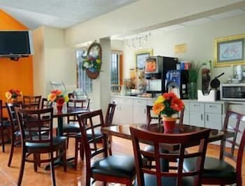 Microtel Inn And Suites Houston 24/32