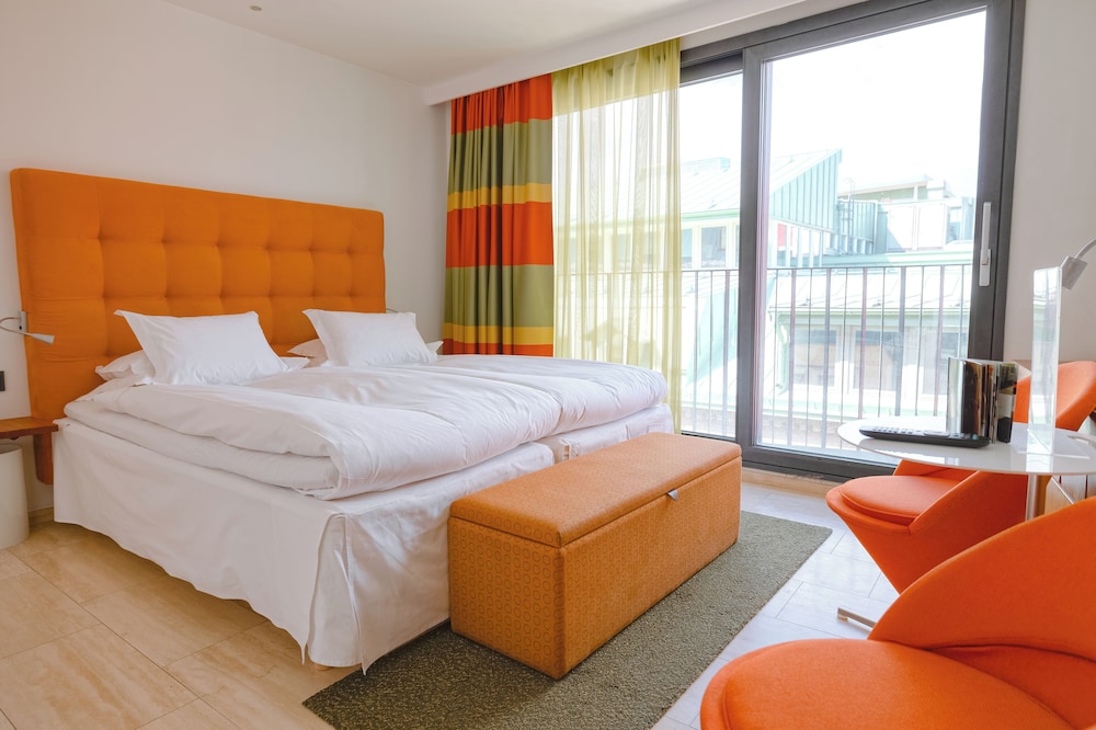 SUPERIOR, KING BED