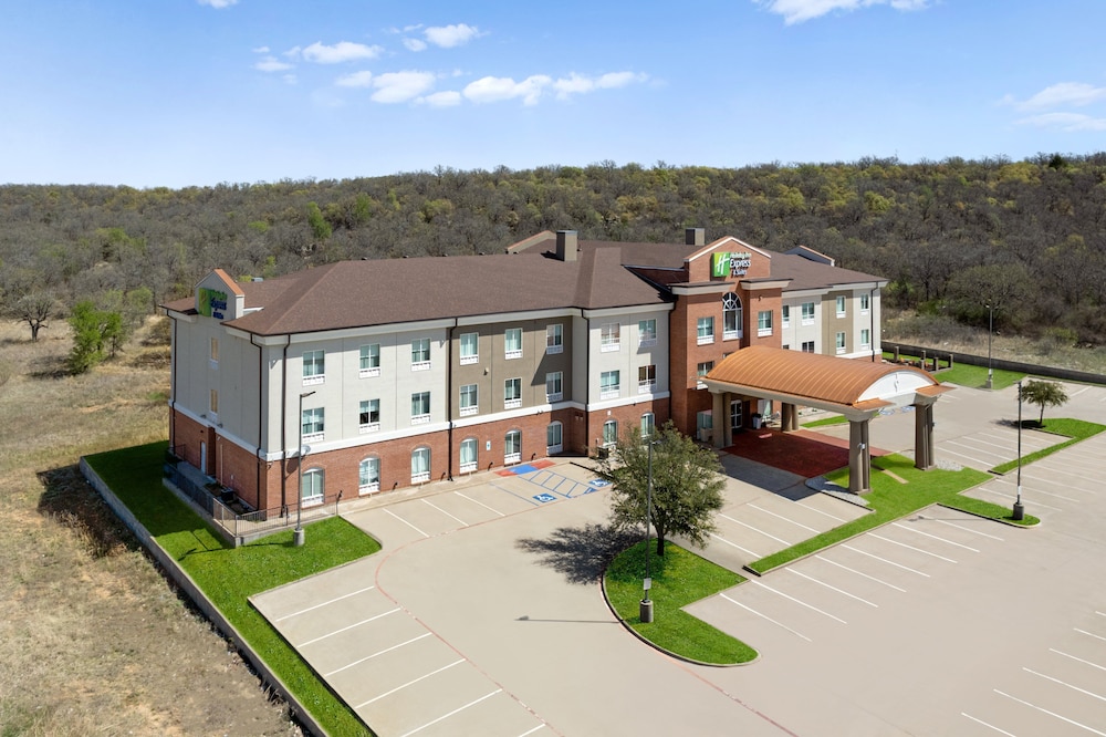 Holiday Inn Express Suites Graham 2/50