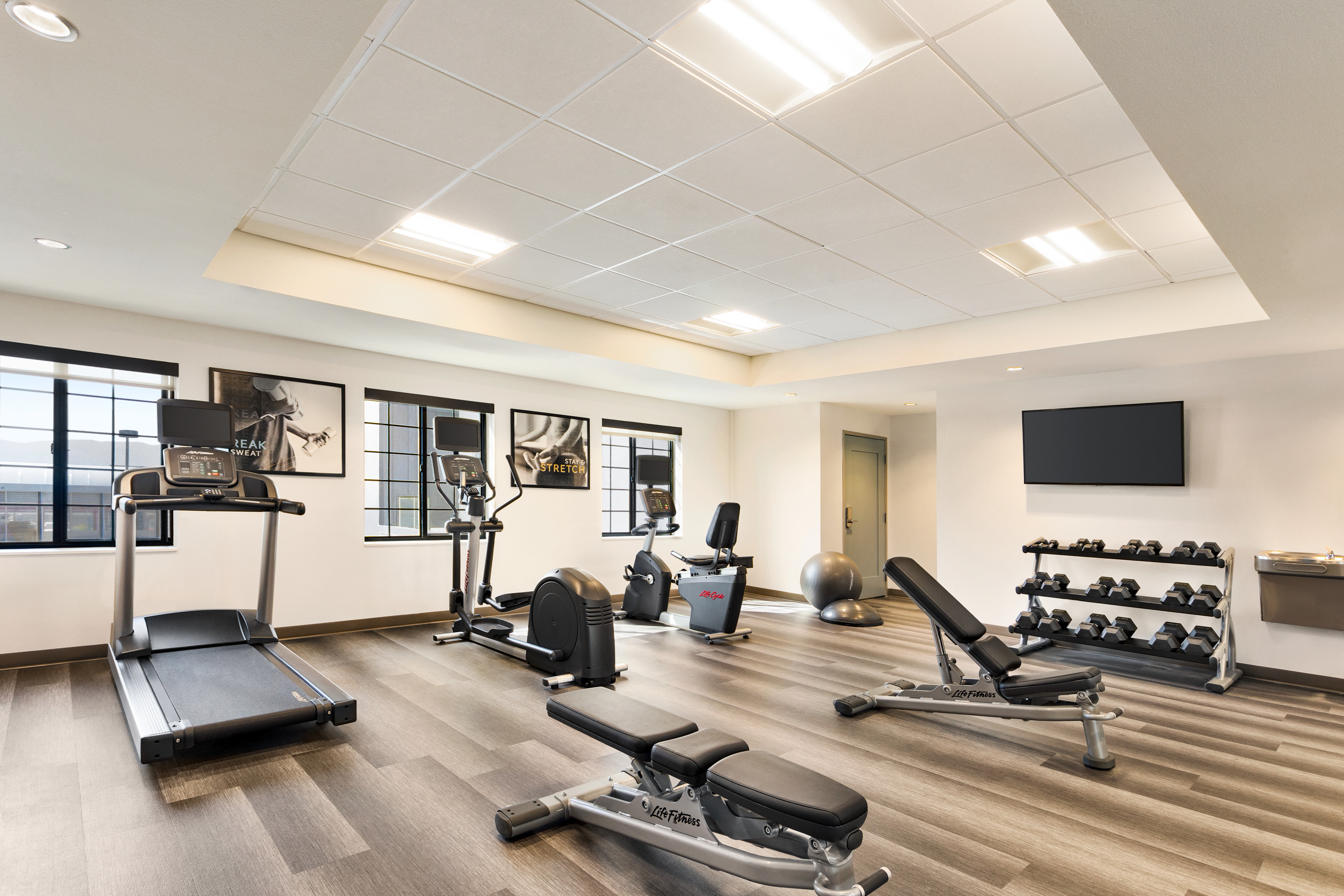 Staybridge Suites Colorado Springs NE - Powers 26/59