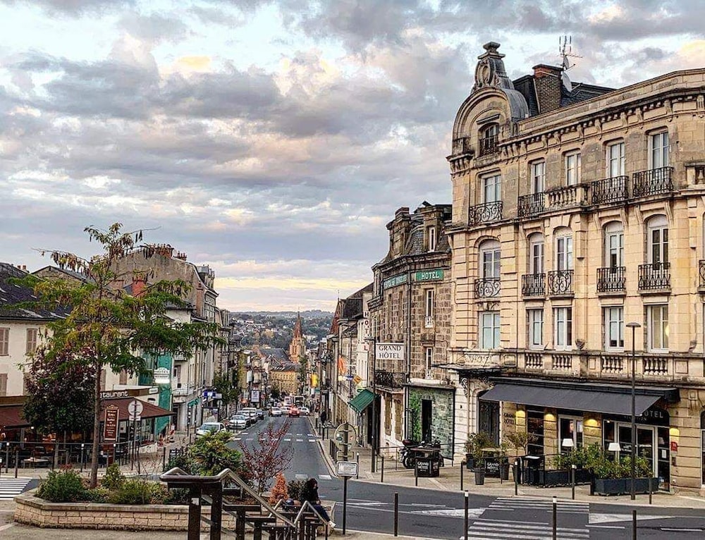 Adonis Brive Grand Hotel 2/33