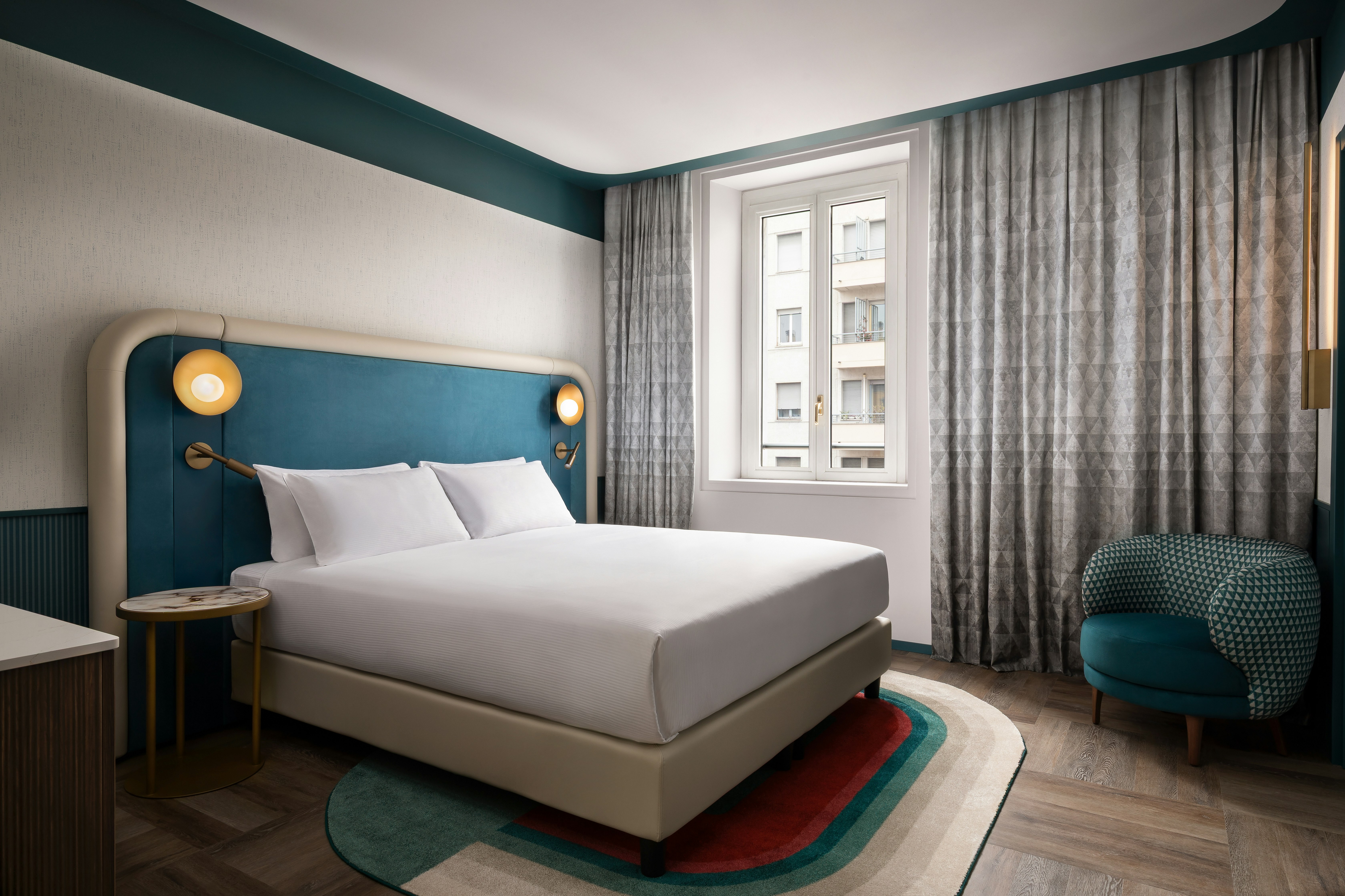 ROOM, KING BED