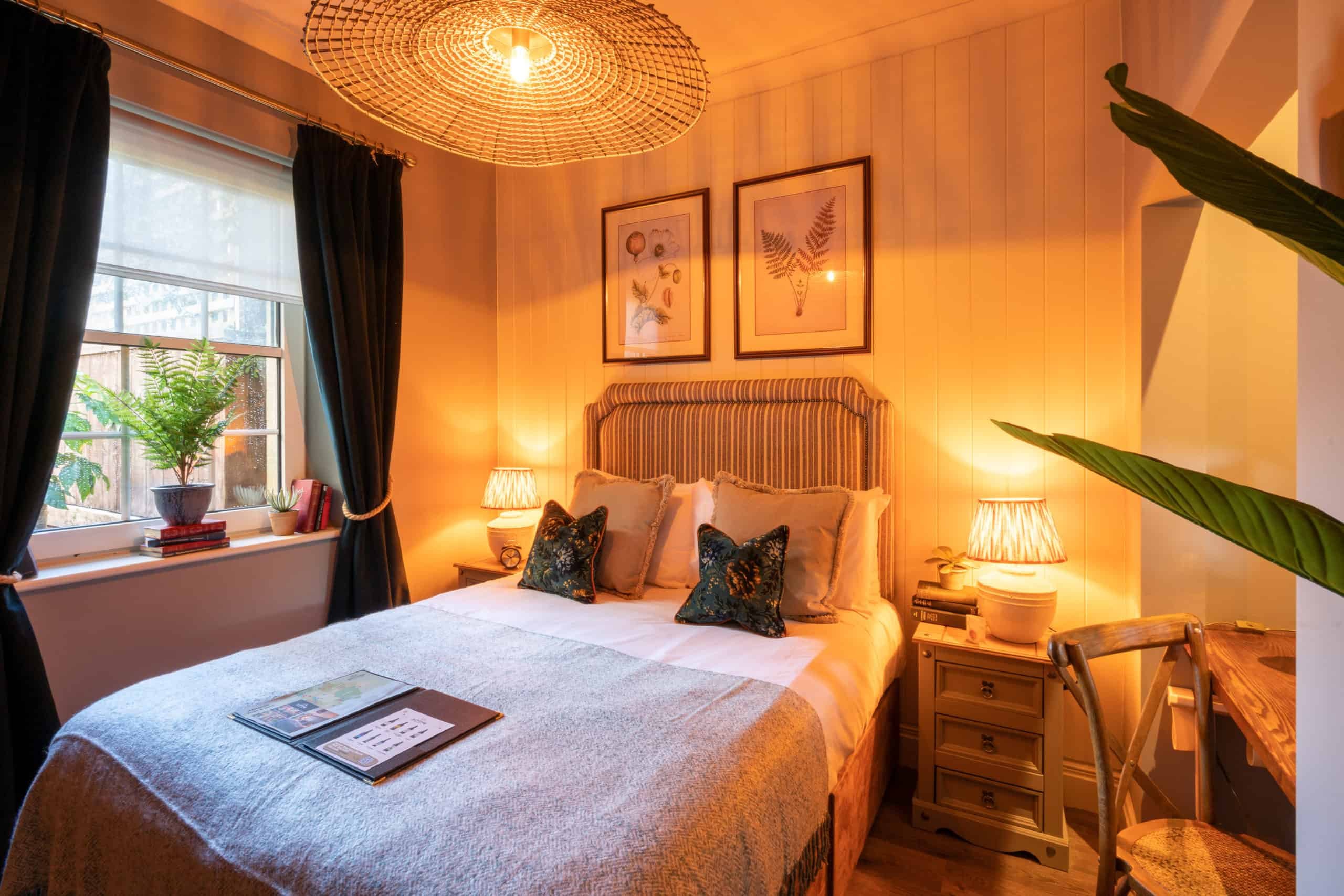 The Cotswold Gateway Hotel 6/25