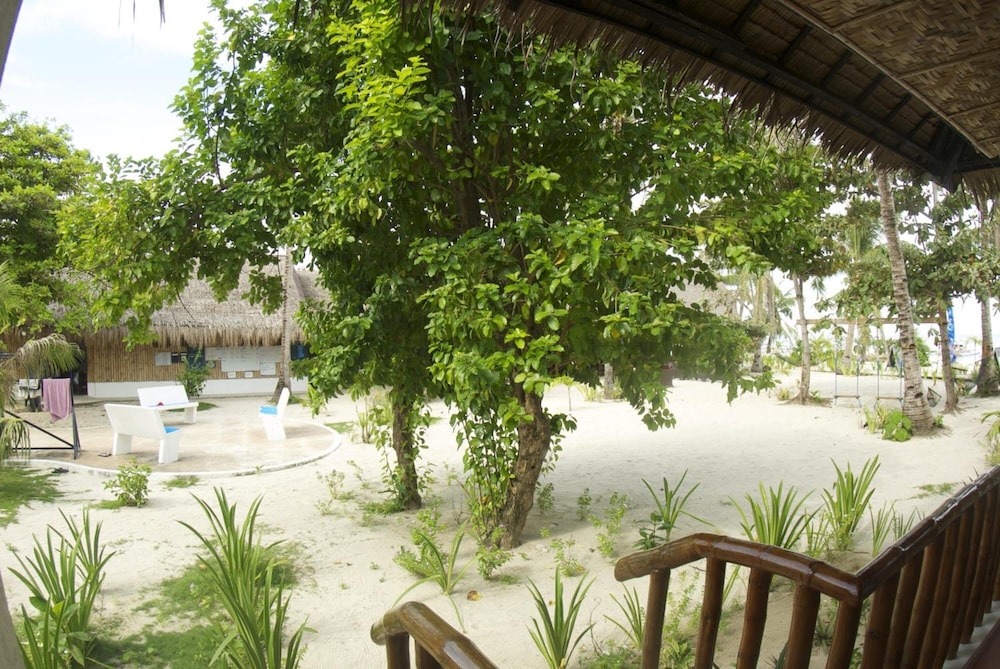 Evolution Dive And Beach Resort 44/46