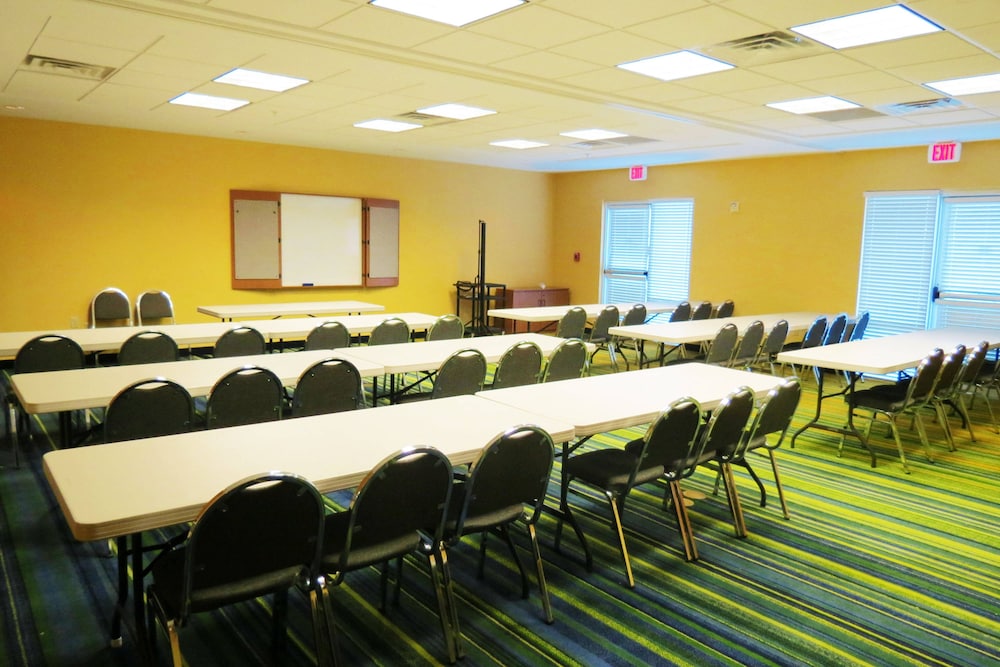 Fairfield Inn Suites By Marriott Mt Vernon Rend Lake 36/39