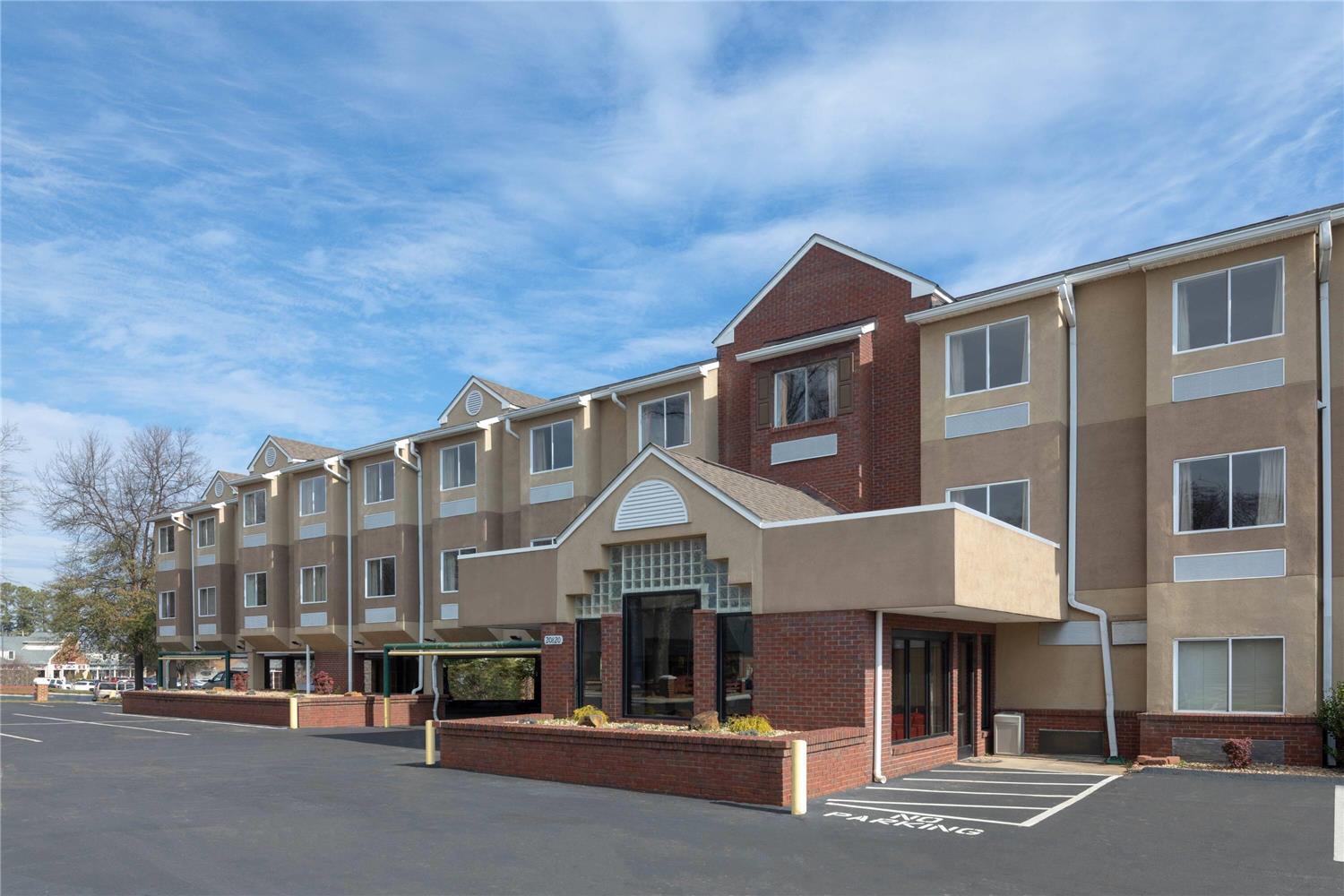Microtel Inn Suites By Wyndham Cornelius Lake Norman 17/23