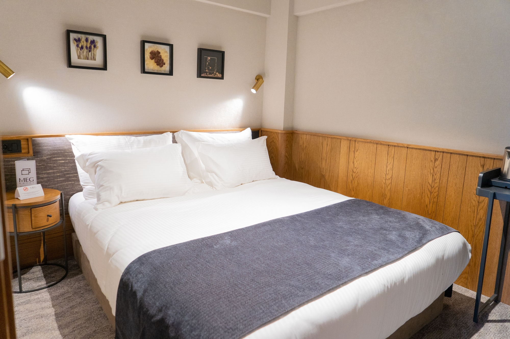 ROOM, SINGLE, NO WINDOW
