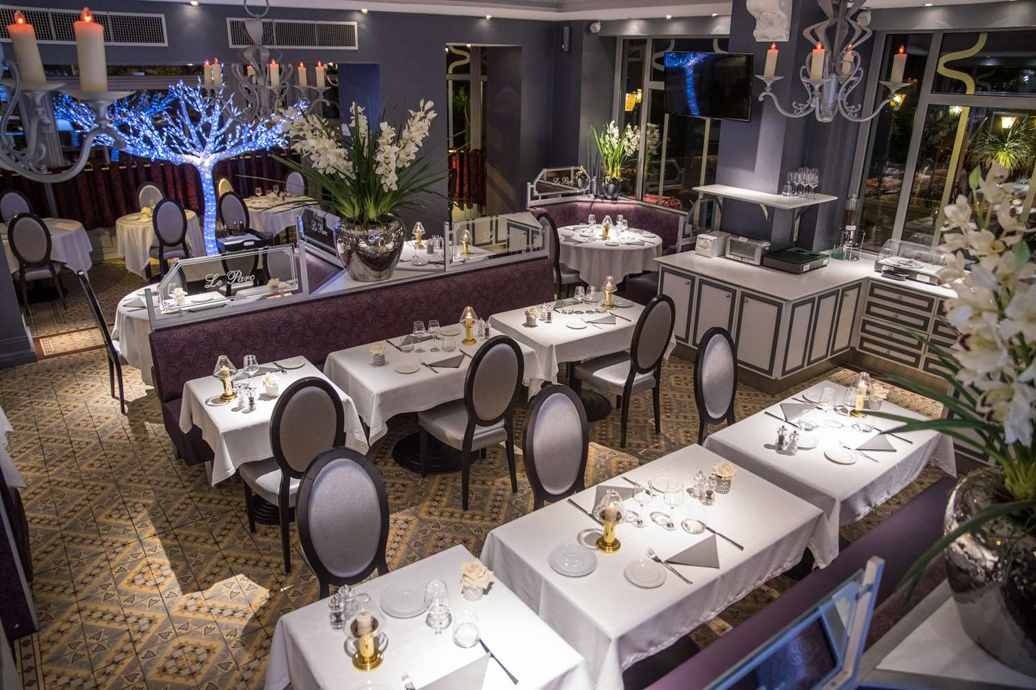 restaurant cafeteria