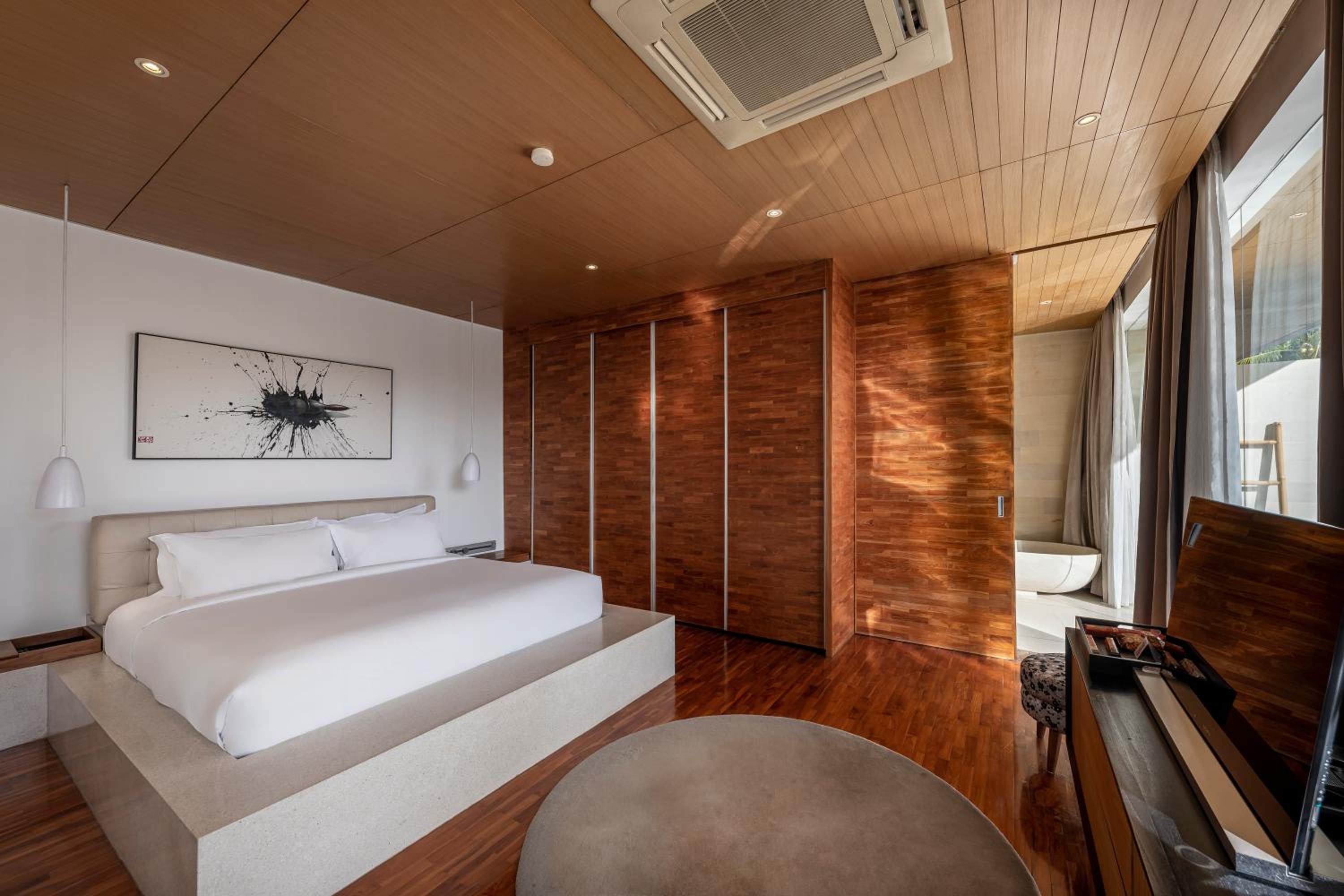 1 BEDROOM, POOL, VILLA