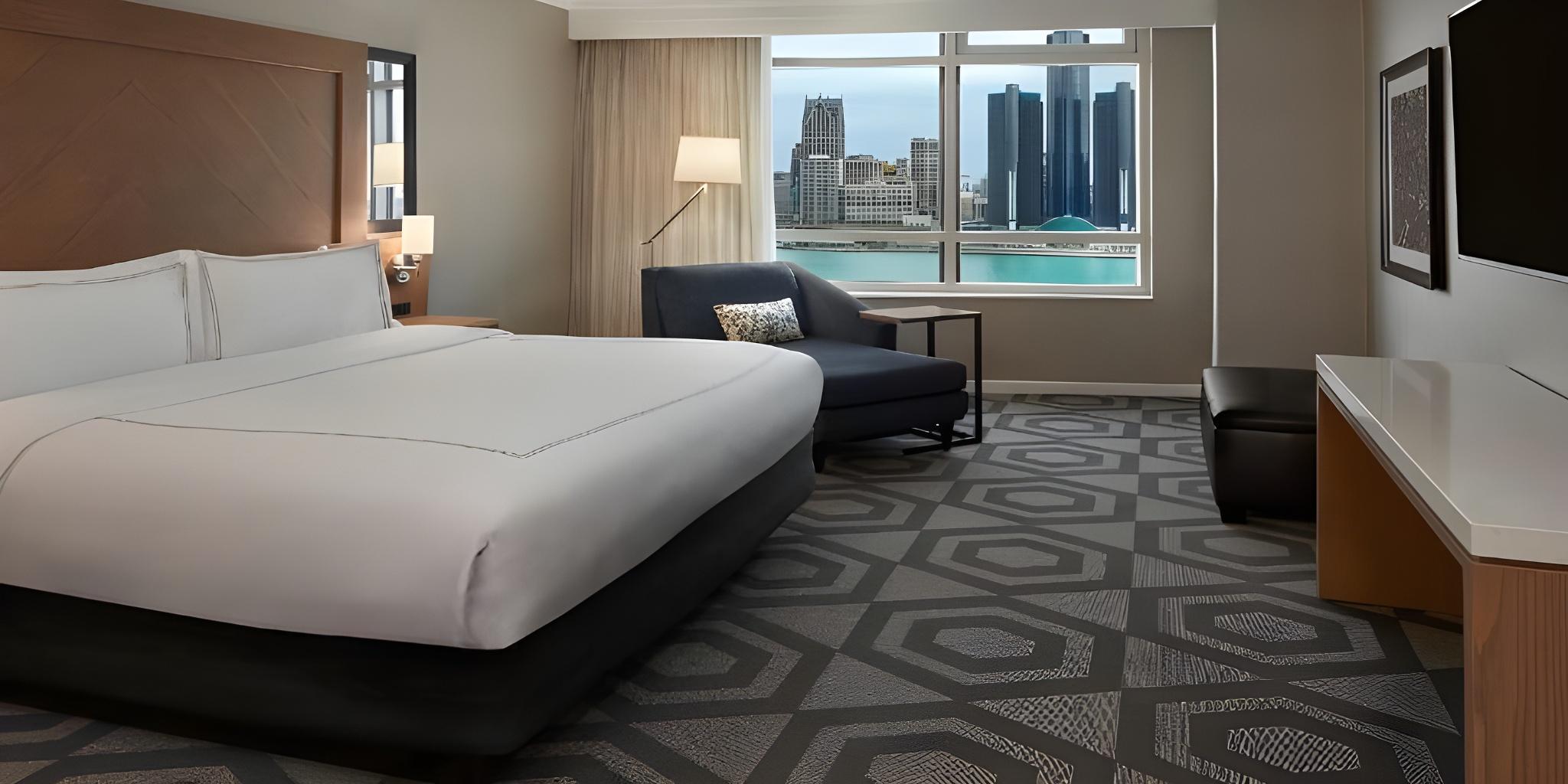 Luxury, King Bed, Forum Tower