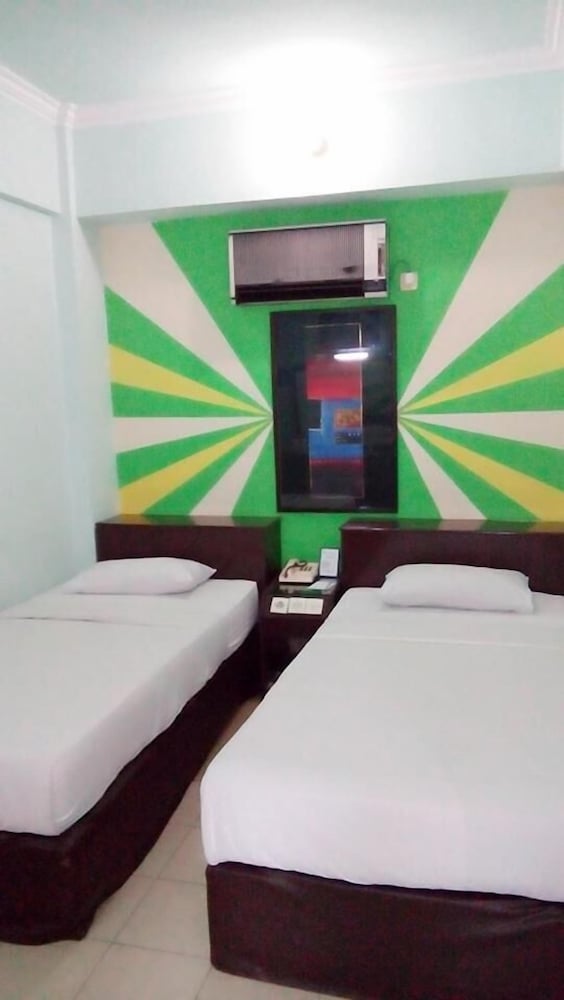 Hotel Merdeka 20/32