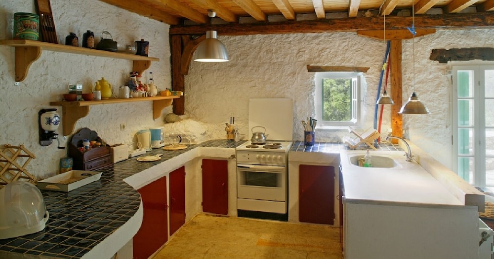 Old House 29/50