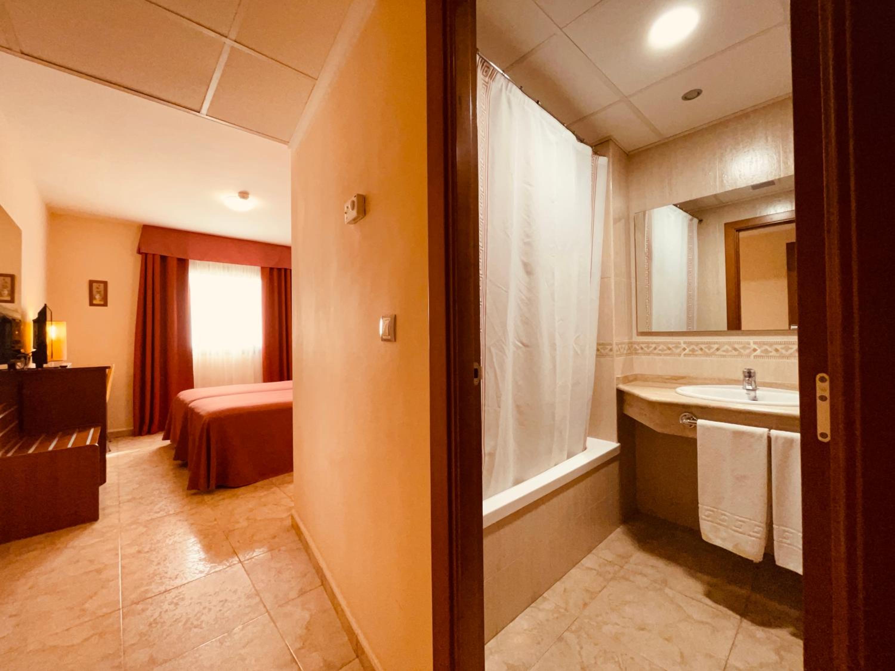 COMPLEJO HOSTELERO TORRIJOS 29/29