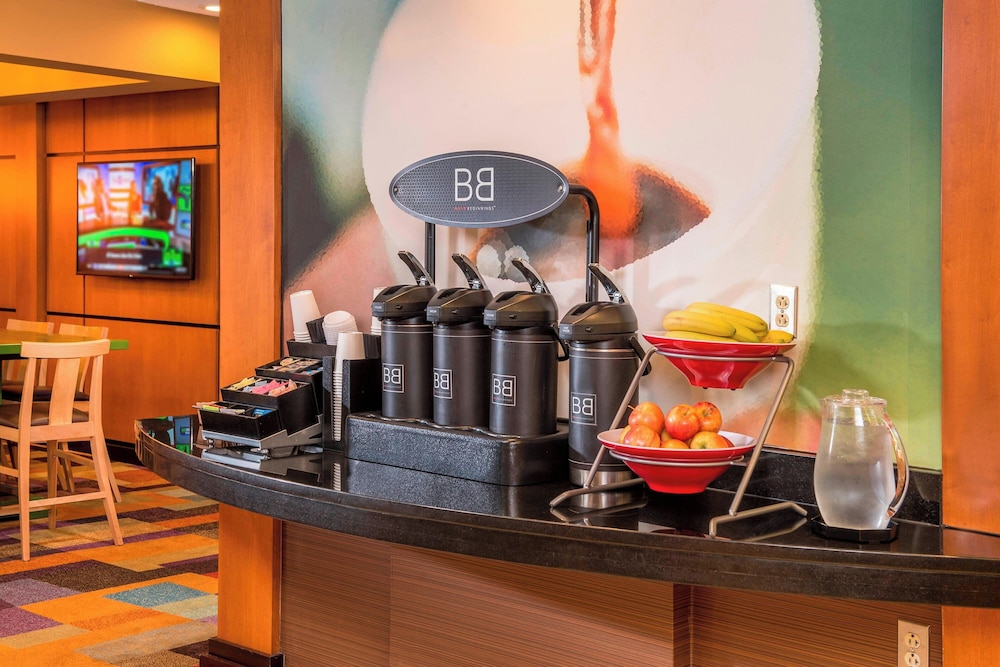 Fairfield Inn And Suites Frederick 24/50