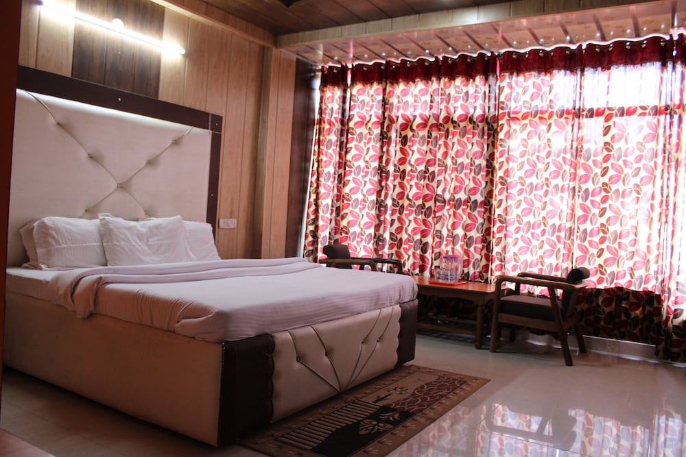 HOTEL PRESIDENT 20/49
