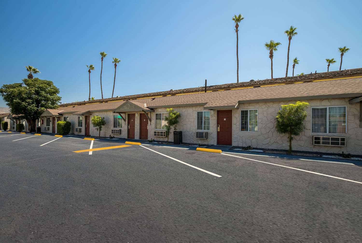 Rodeway Inn Near Coachella 22/27