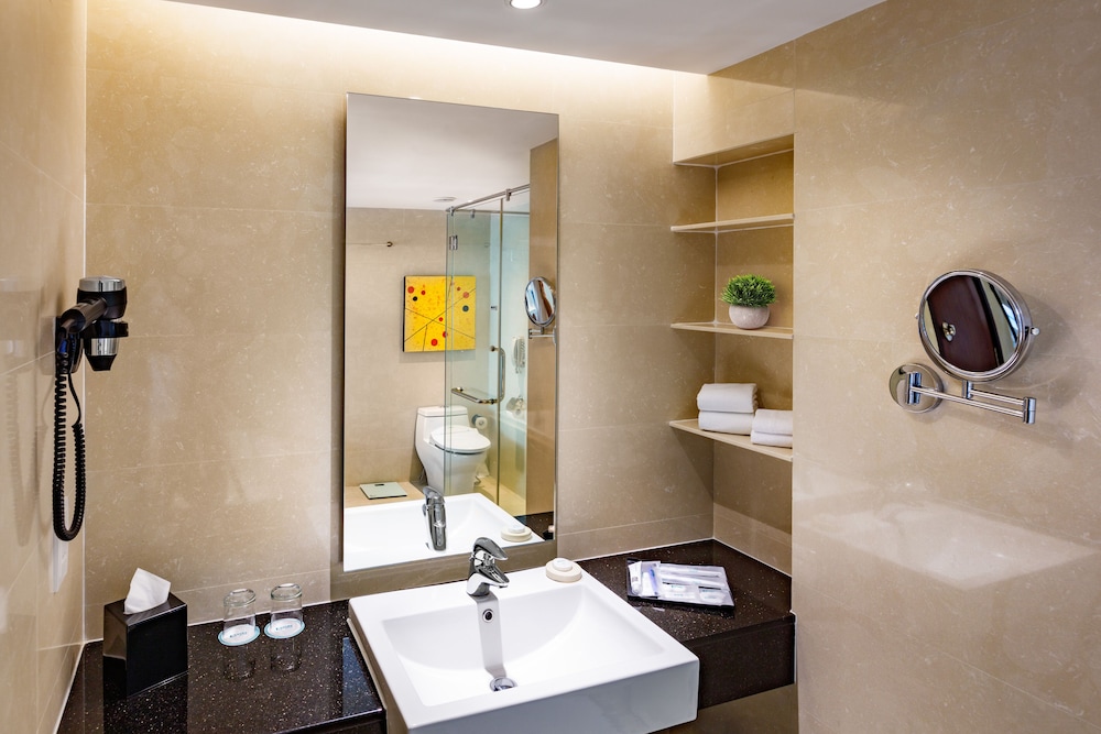 Eastin Hotel Penang 38/40