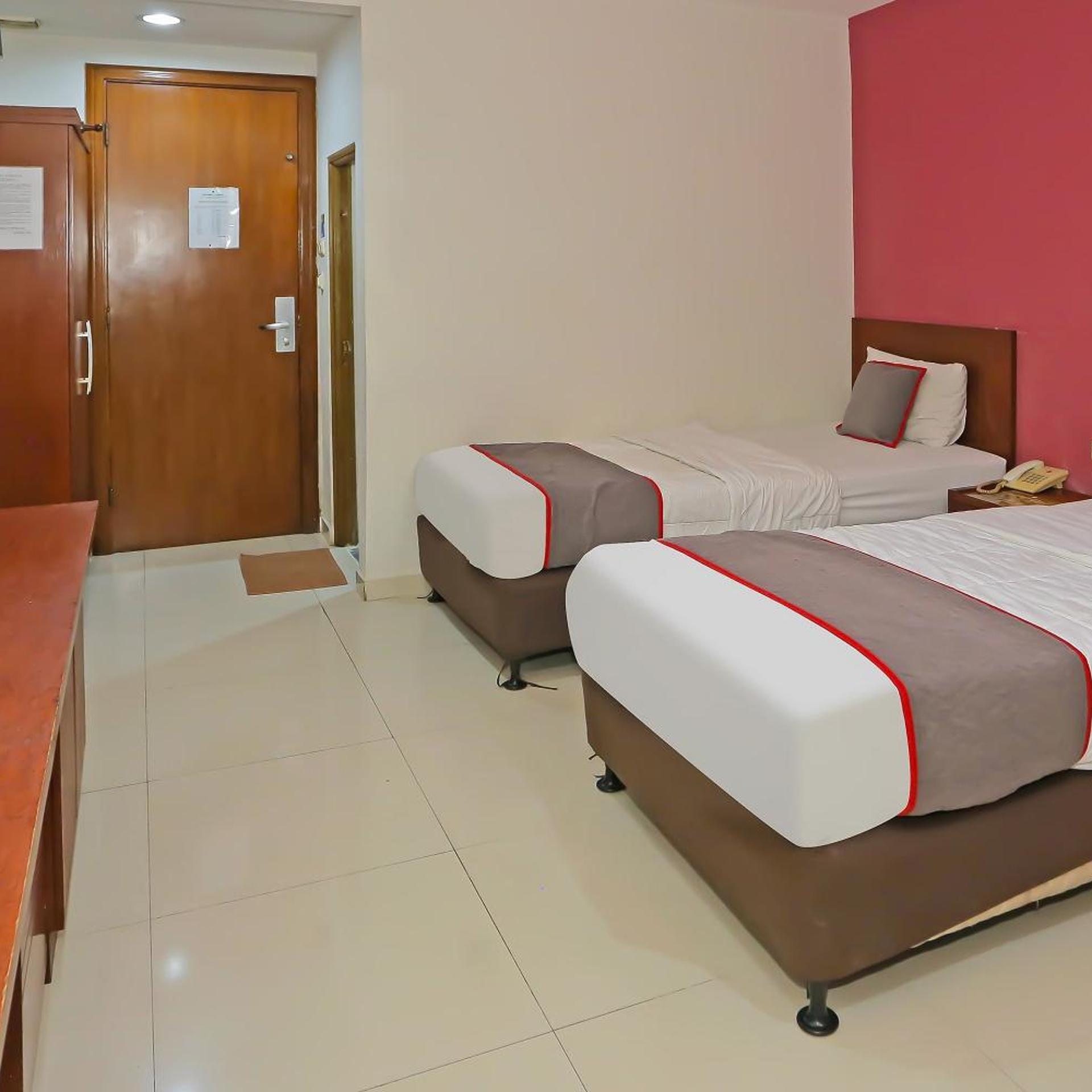 Townhouse OAK Hotel Fiducia Pasar Minggu 26/38