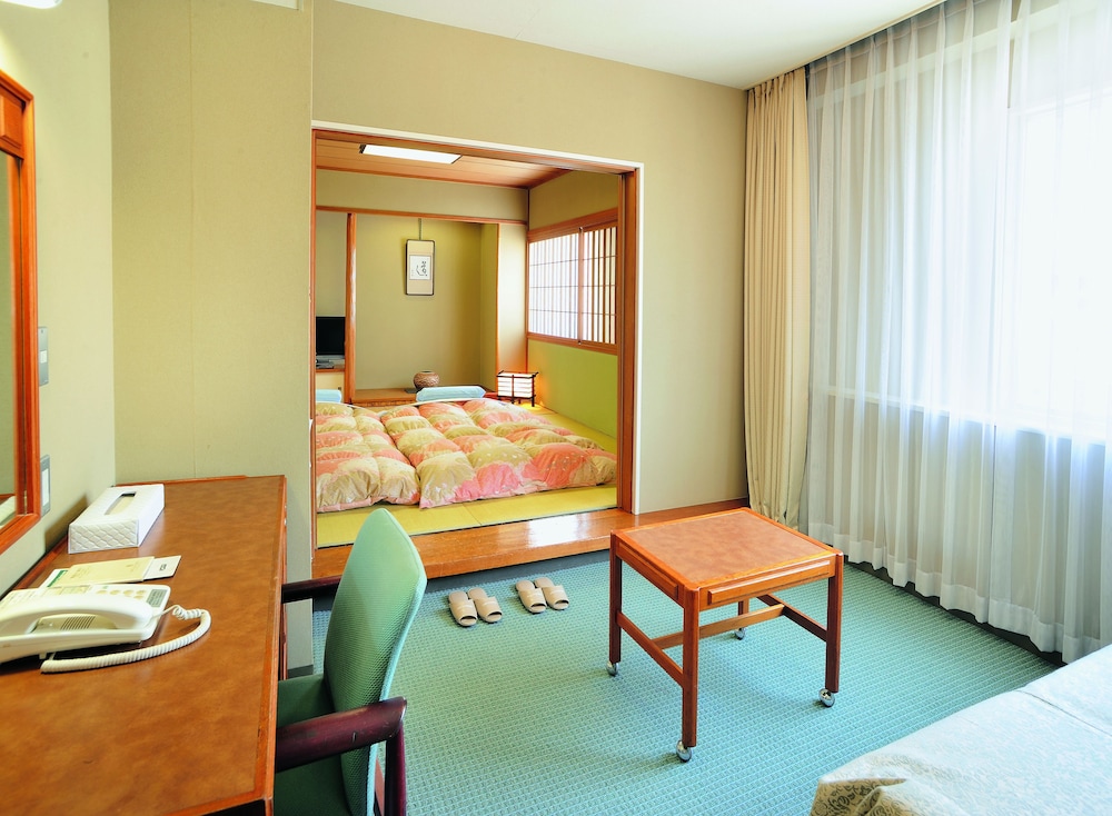 Bandai Silver Hotel 44/58