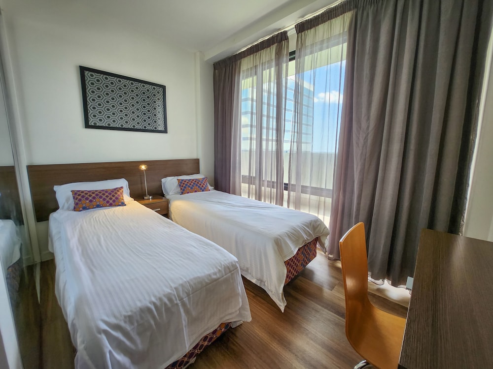 3 BEDROOMS, APARTMENT