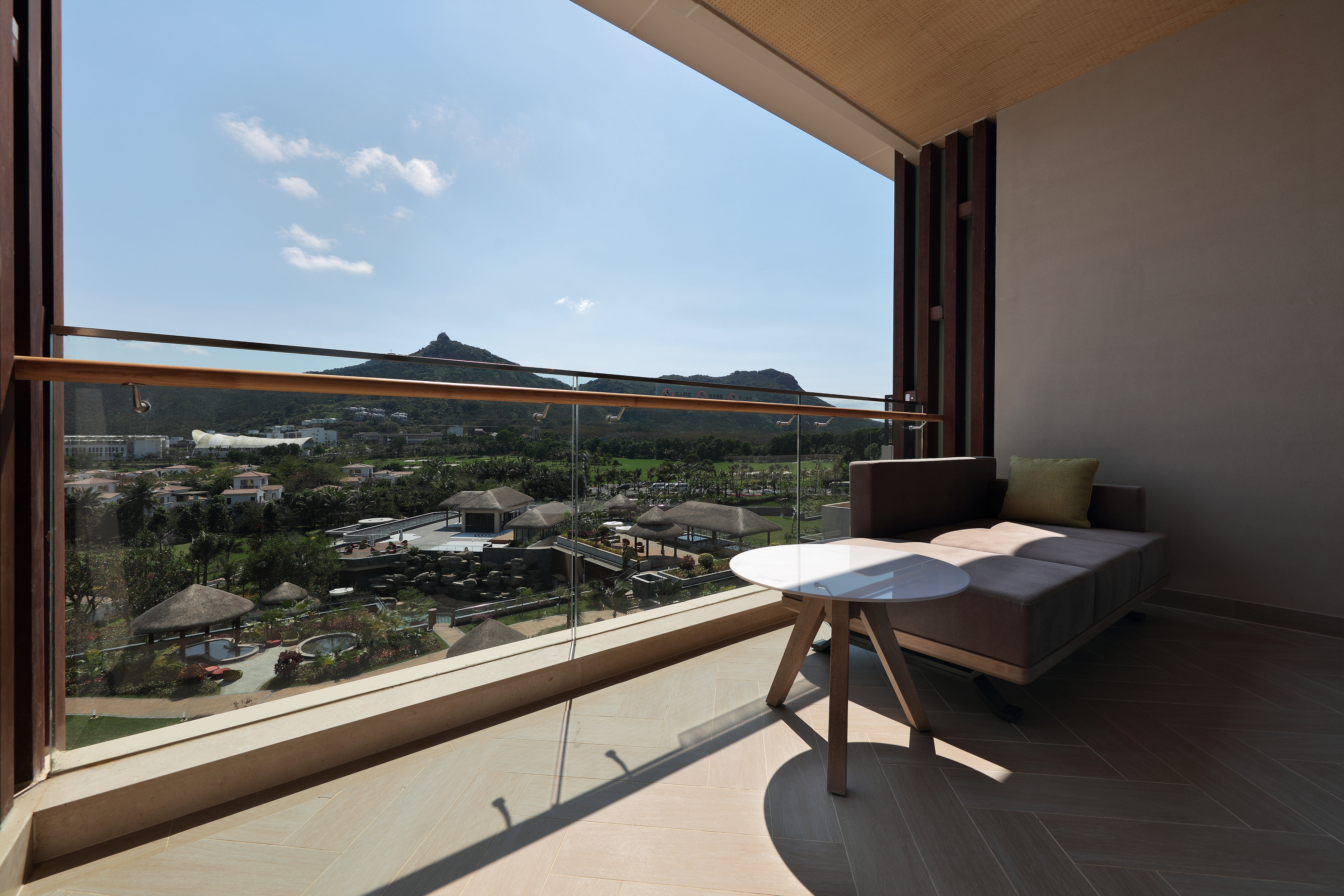 Holiday Inn Resort Qionghai Guantang 17/50