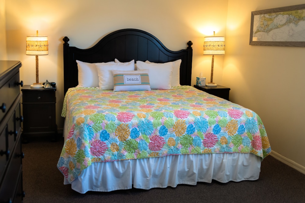 Cedar Cove Resort & Cottages 23/78