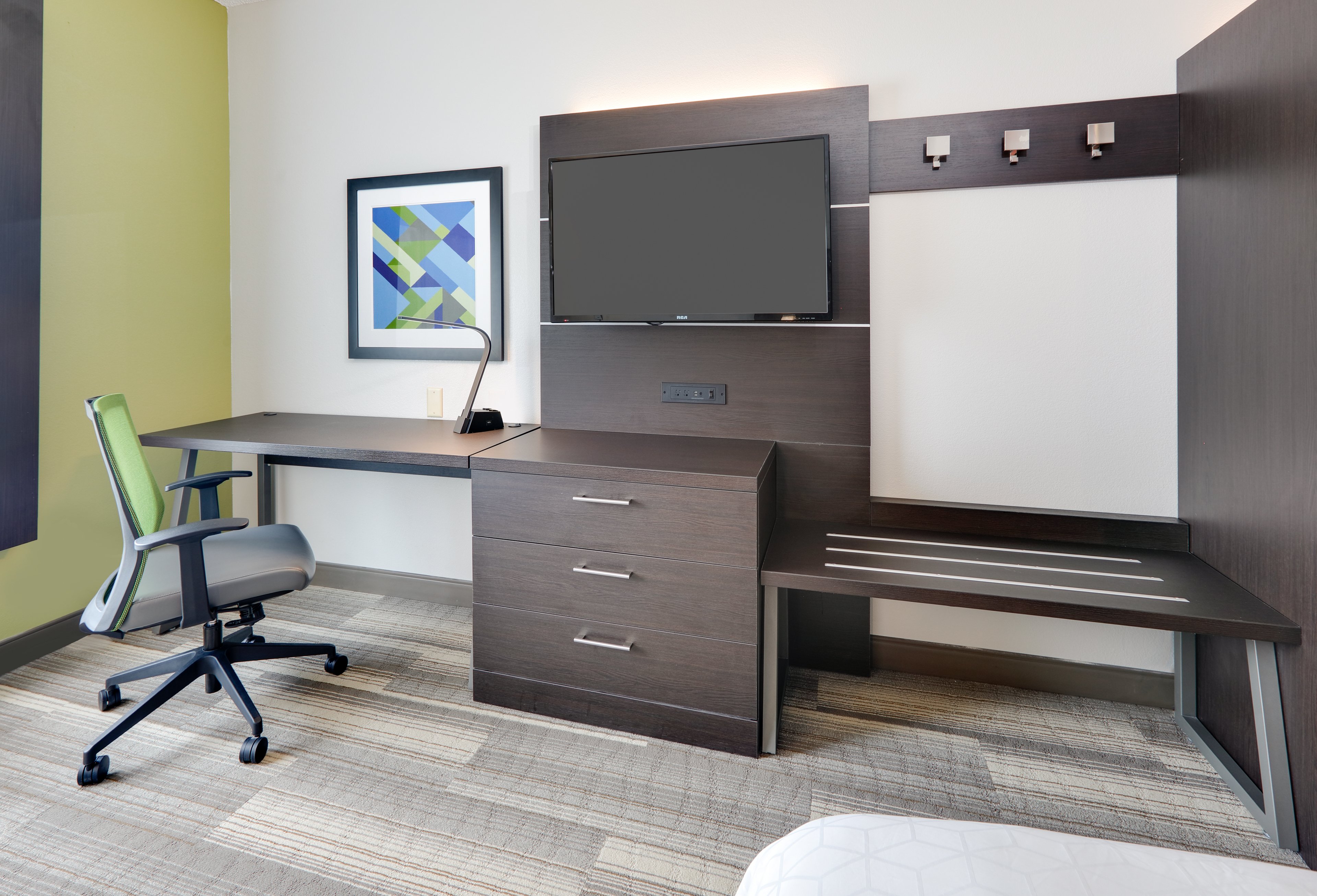 جناح بسريرين كوين، Holiday Inn Express Suites Dublin 2/2