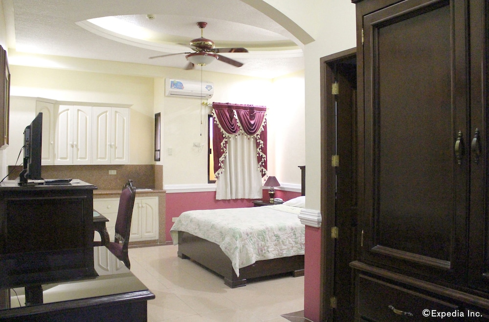 Kokomo's Suites Hotel 23/39