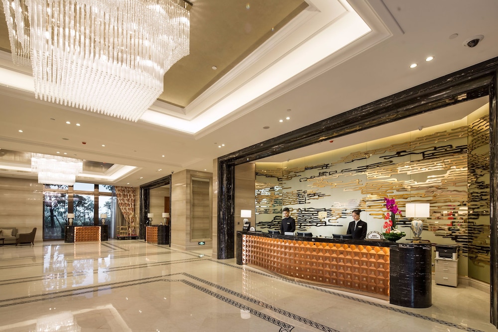 Fuzhou Jeurong Hotel 8/72