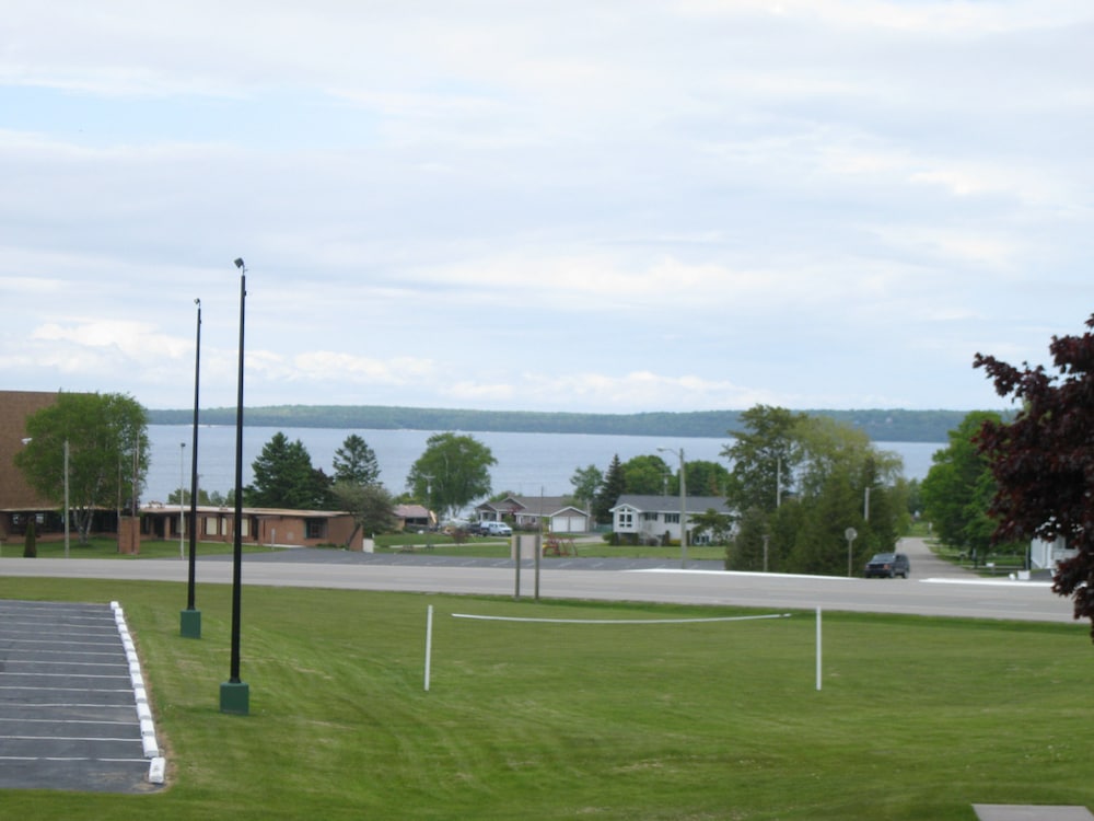 Cedar Hill Lodge 36/64