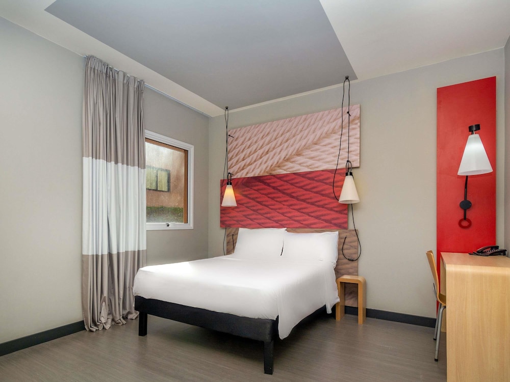 Ibis Campo Grande 16/45