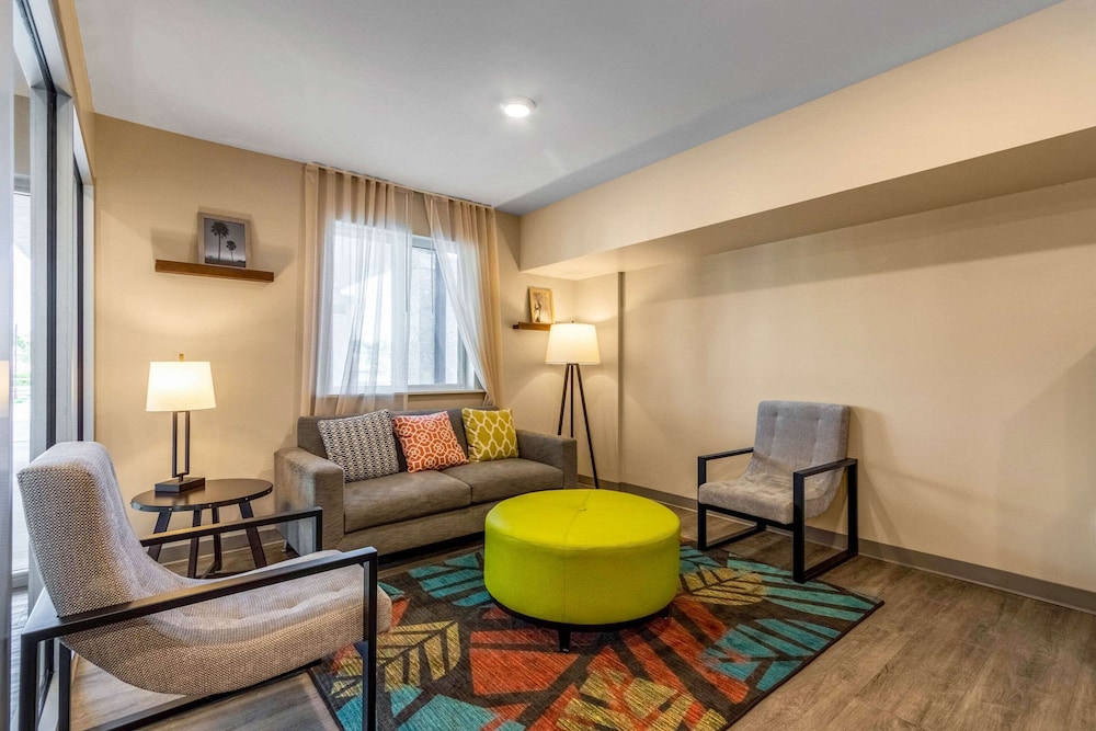 WoodSpring Suites Miramar 29/37