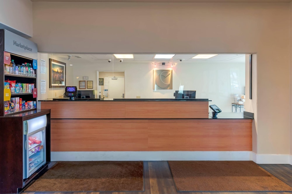 Comfort Suites Victorville-Hesperia 5/56