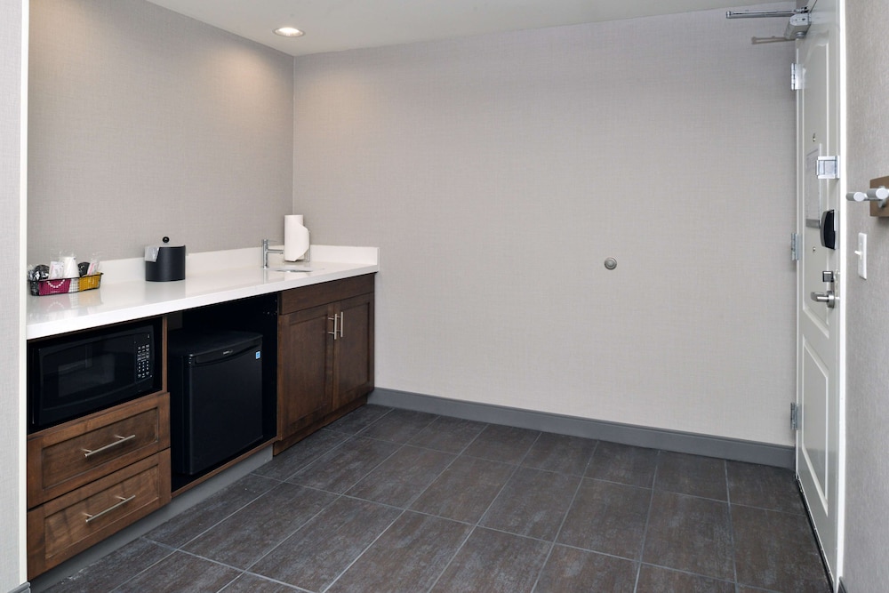 Hampton Inn and Suites Las Vegas Airport 16/66