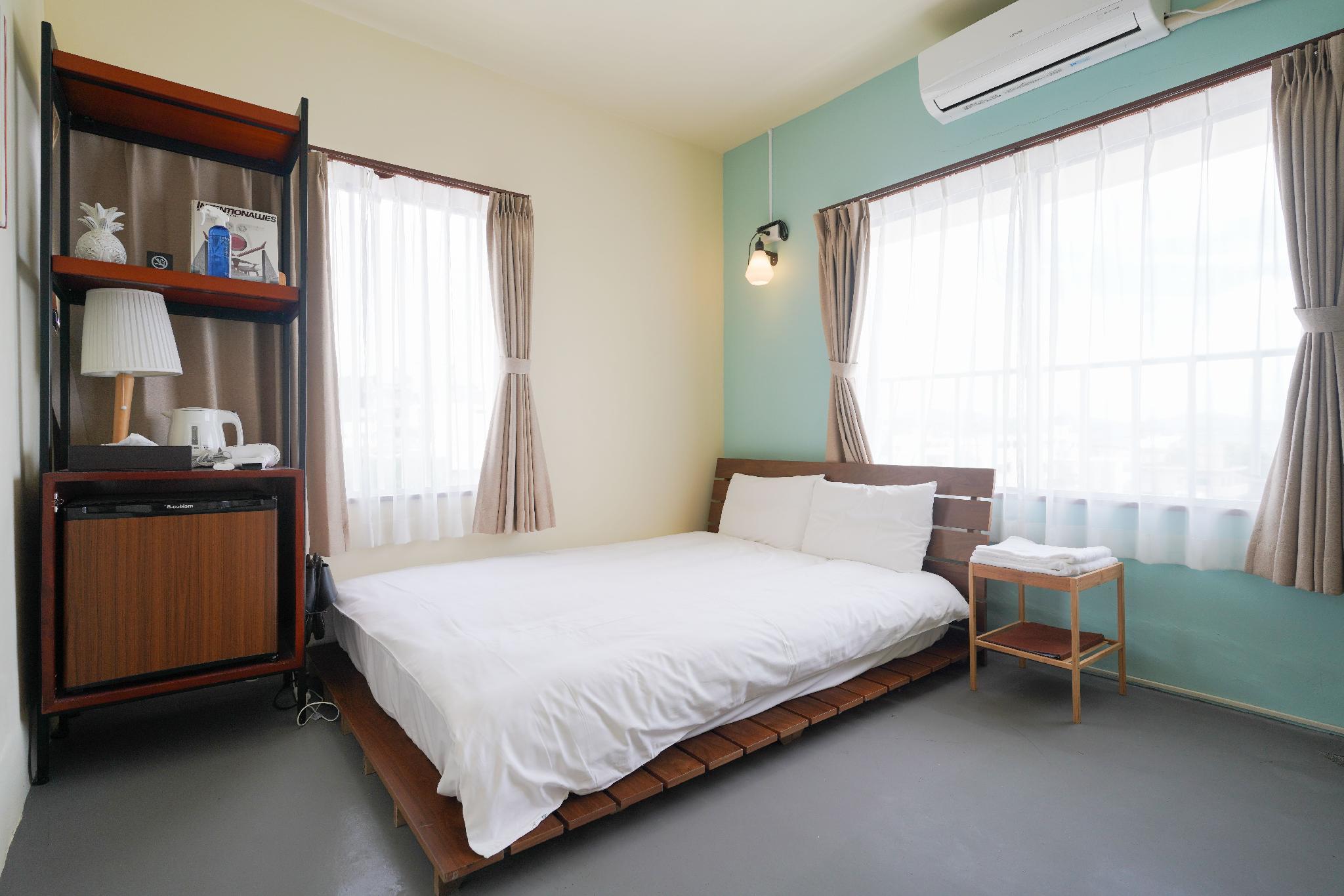 Standard, Double Bed, Ocean View, Night View