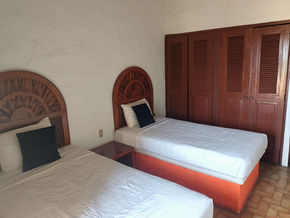 Hotel Plaza Tucanes 7/50